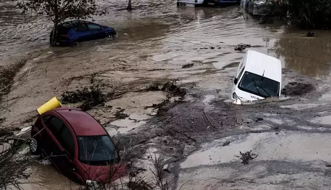 İspanya'yı sel vurdu! 51 kişi hayatını kaybetti