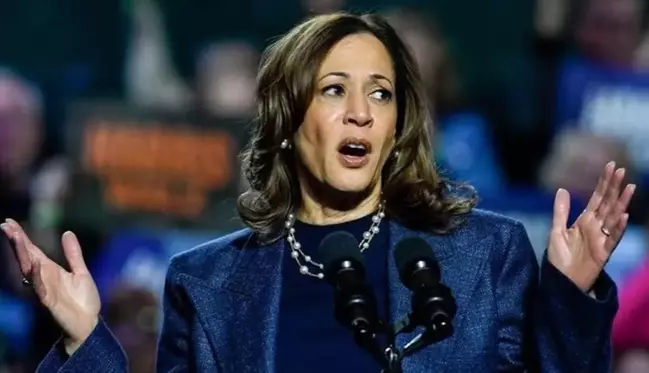 Seçimi kaybeden Kamala Harris kameralar karşısına çıktı, 'Savaşa devam' dedi