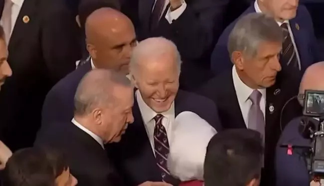 Cumhurbaşkanı Erdoğan, G20 Zirvesi'nde Biden ile ayaküstü sohbet etti