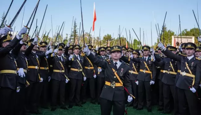 Teğmenlerin kılıçlı yemini ile ilgili Milli Savunma Bakanlığı'ndan yeni açıklama