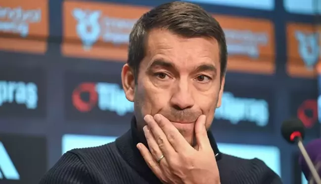 Giovanni van Bronckhorst'un kaderi belli oldu