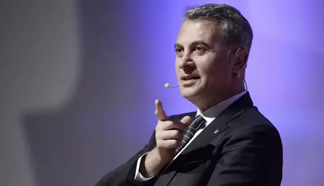 Fikret Orman, Beşiktaş başkanlığına aday olup olmayacağını canlı yayında açıkladı