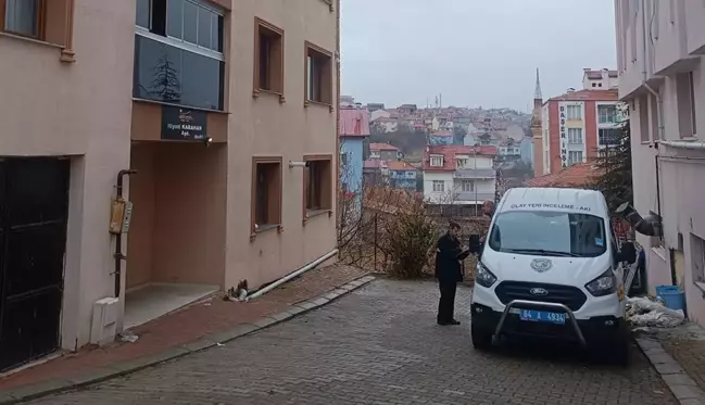 Uşak'ta çocukları odada uyurken eşini öldürdü