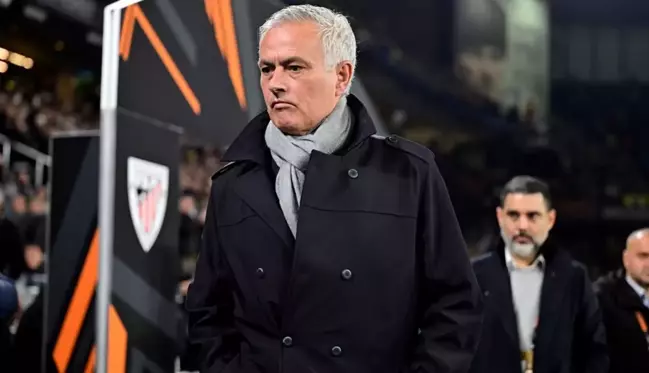 Fenerbahçe'de isyan çıktı: Takımın yarısı Mourinho'yu şikayet etti