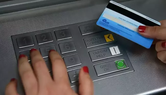 ATM'lerde yeni dönem: Israrcı olanın kartı bloke edilecek