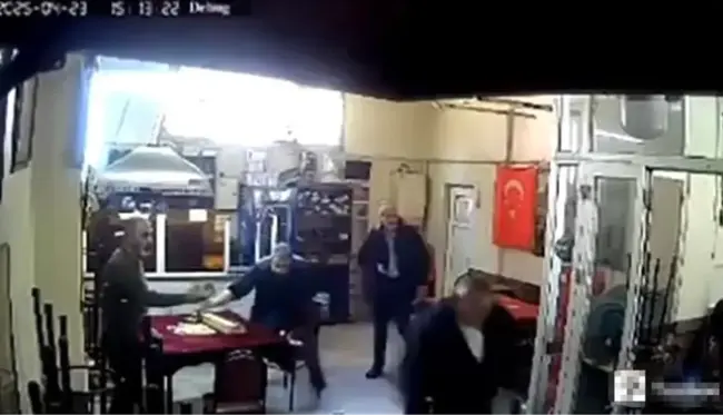 Ataşehir'de Deprem Panik Anları Güvenlik Kamerasında