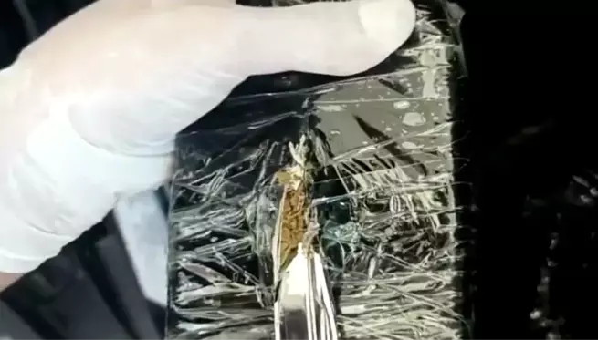 Şüphe üzerine durdurulan minibüste 12 kilo esrar ele geçirildi
