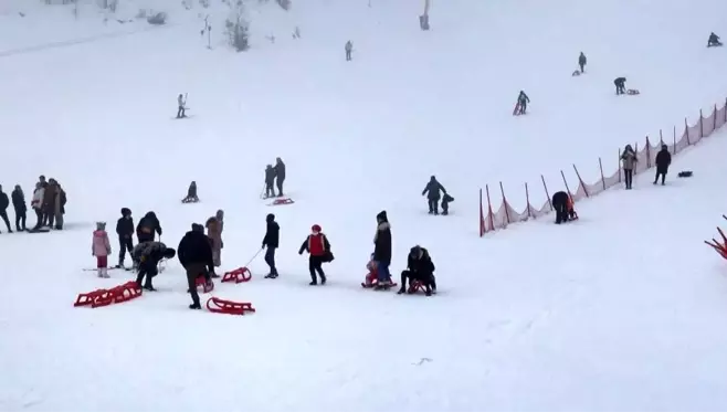 Artvin'de kayak sporu yoğun ilgi görüyor