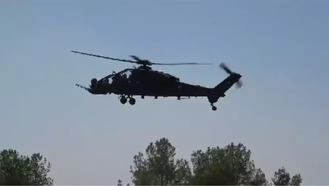 Türkiye'nin İlk Kadın Taarruz Helikopteri Pilotu Özge Karabulut, Diyarbakır Semalarında Uçuş Yaptı