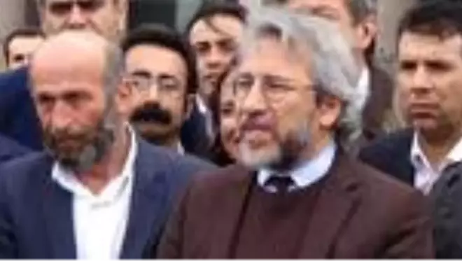 Can Dündar'ın kaçak sayılma süreci başlatıldı