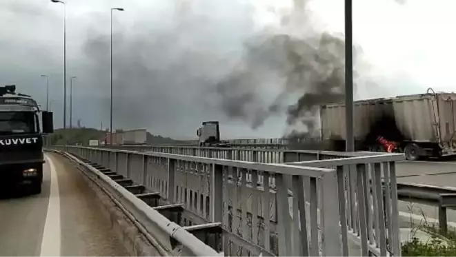 Son dakika gündem: TIR'ın dorsesinde çıkan yangını TOMA söndürdü