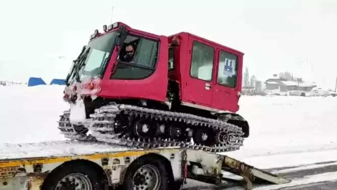 Veteriner hekimler hasta hayvanlar için karlı yolları aştı