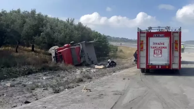 Son dakika haberleri! Bursa'da çimento yüklü kamyon devrildi : 1 ölü