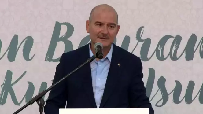 İçişleri Bakanı Süleyman Soylu göçmenlerle bayramlaştı