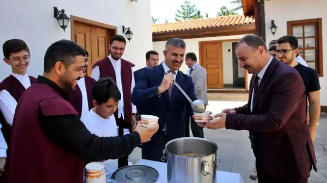 Çankırı genel haberleri: Çankırı Mevlevihanesi'nde 96 yıl sonra yeniden aşure dağıtıldı