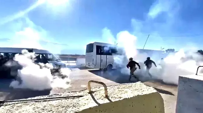 Erzincan özel harekat polisinden nefes kesen tatbikat