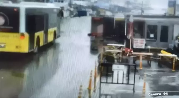 ŞİLE'DE DEV DALGA İETT OTOBÜSÜNÜN CAMINI KIRDI