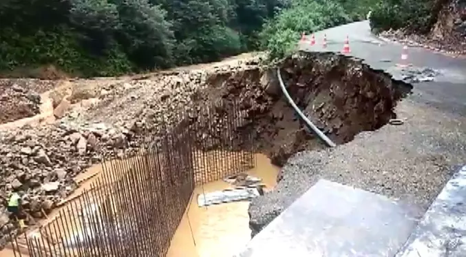 Giresun'da sağanak yağış hayatı olumsuz etkiledi