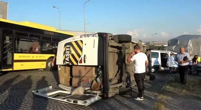 Servis aracının devrilmesi sonucu 8 kişi yaralandı