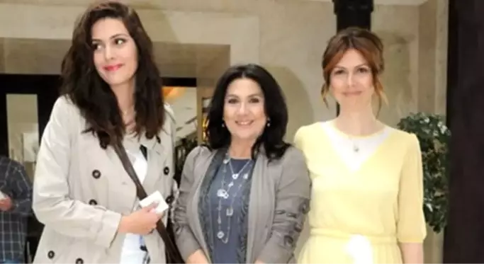 Zeynep Korel kimdir? Bergüzar Korel'in ablası Zeynep Korel kimdir?