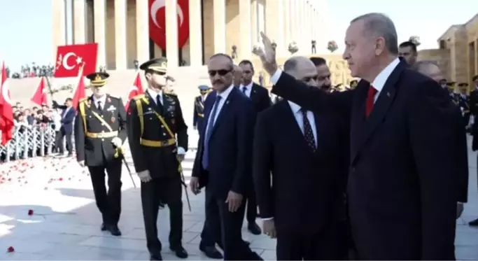 Anıtkabir'de slogan atanlara küfür eden iş insanı tekrar gözaltına alındı