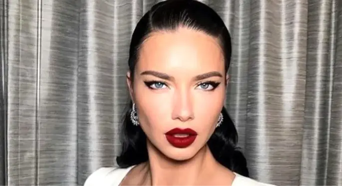 Adriana Lima, Türk iş adamıyla samimi şekilde görüntülendi!