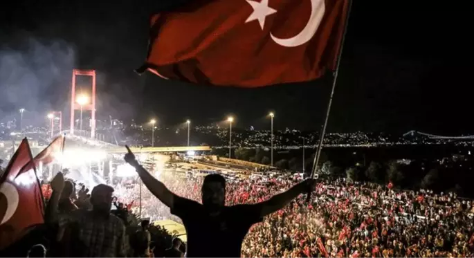 TRT'den gururlandıran 15 Temmuz klibi: Ne sandın!