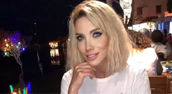 Ciciş Esra Ersoy, bikinili videosuyla Ebru Polat'a gönderme yaptı!