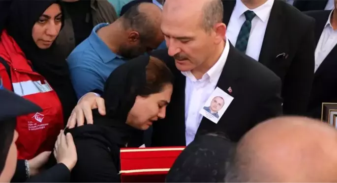 Şehidin eşini teselli eden Bakan Süleyman Soylu: O kahraman, sen de kahramansın