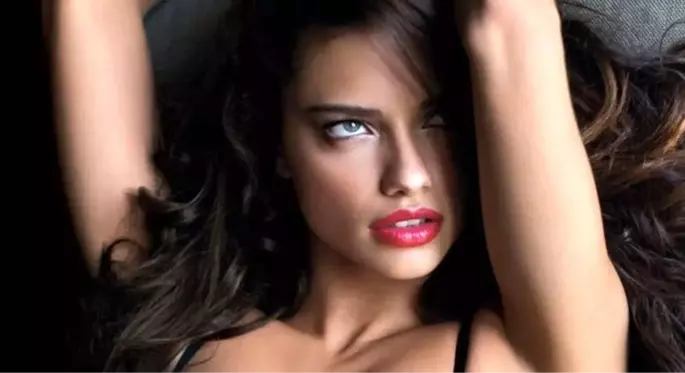 Ünlü model Adriana Lima, evi için Sivas Kangalı aldı!