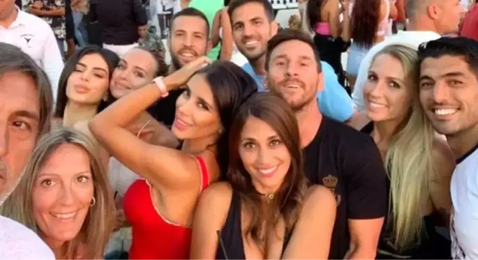 Messi, Ibiza'da saldırıdan son anda kurtuldu!