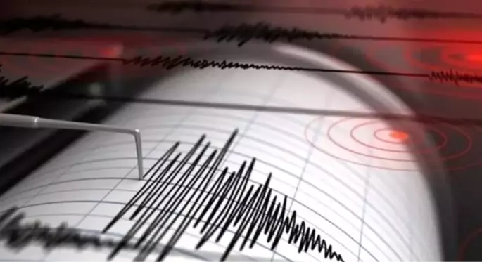 Endonezya'da 7 büyüklüğünde deprem! Tsunami alarmı verildi