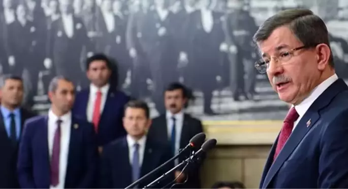 Yeni parti kuracağı iddia edilen Ahmet Davutoğlu'ndan açıklama: Mesele AK Parti'nin derin vicdanına seslenmek