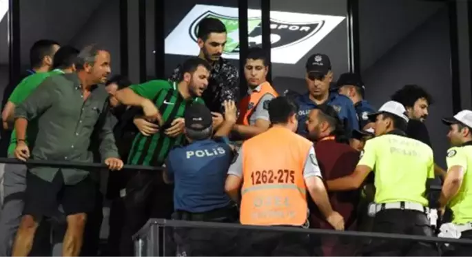 Necati Ateş ve Hasan Şaş, Denizlispor taraftarları ile gerginlik yaşadı!