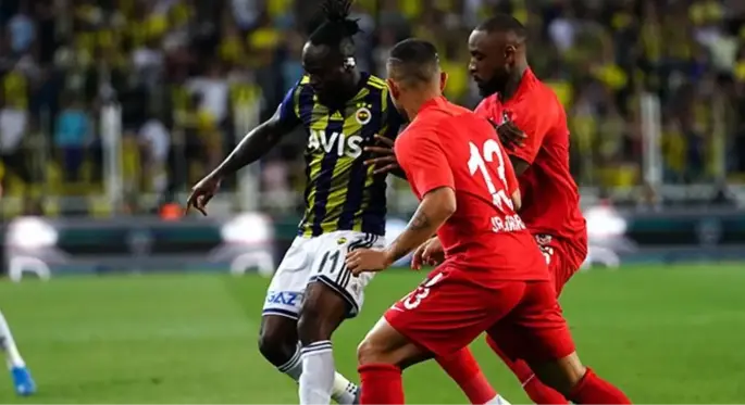 Victor Moses pamukla sahaya çıktı