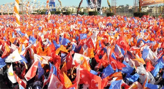 Eski bakan Nihat Ergün, AK Parti'den istifa ettiği yönündeki iddiaları yalanladı