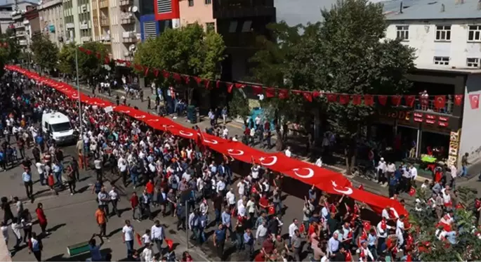 12 ilde binlerce yurttaş PKK'nın hain saldırısını kınamak için sokaklara döküldü