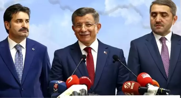 Davutoğlu'ndan sonra istifa eden Ömer Ünal: Yeni parti Kasım'da açıklanıyor