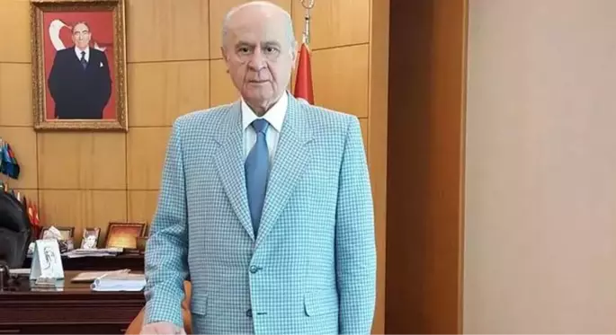 Devlet Bahçeli ofisinde rahatsızlanınca hastaneye kaldırıldı