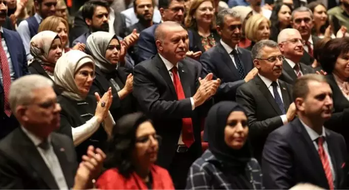 Cumhurbaşkanlığı Senfoni Orkestrası'ndan yeni sezon açılışı! Erdoğan ayakta alkışladı