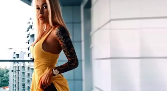 Mykola Moroziuk'un eşi Irina Moroziuk çırılçıplak soyundu!