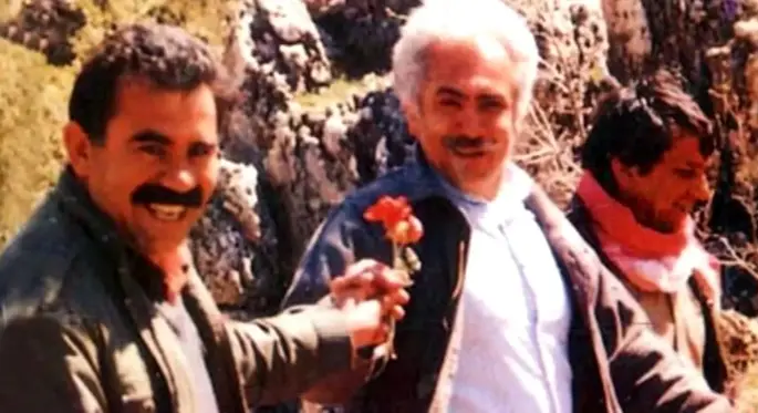 Abdullah Öcalan'dan çiçek alan Doğu Perinçek, kendisini savundu: Teslim almaya gitmiştim