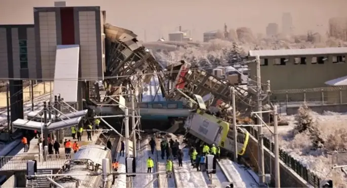 9 kişinin can verdiği hızlı tren kazasıyla ilgili 10 sanık hakkında 15 yıla kadar hapis cezası istendi