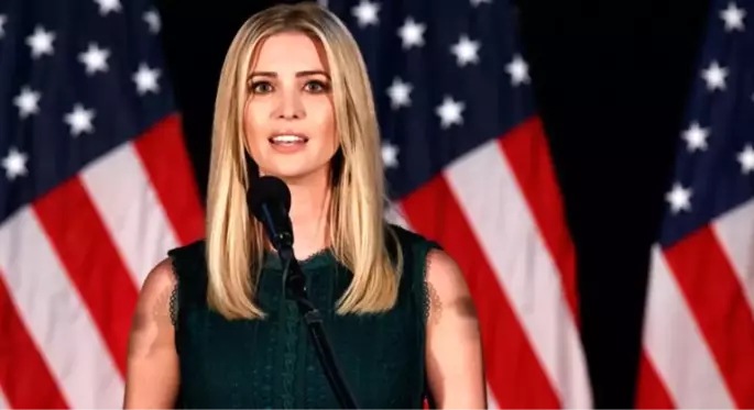 Donald Trump'ın kızı Ivanka Trump doğum gününü öpücüklü pozuyla kutladı