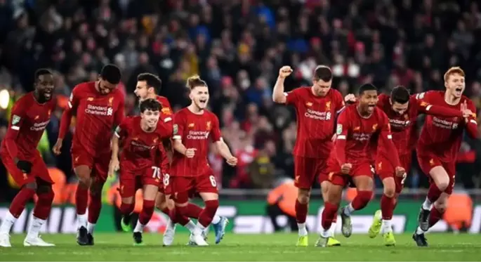 Liverpool normal süresi 5-5 berabere biten maçta penaltılarla Arsenal'i devirdi