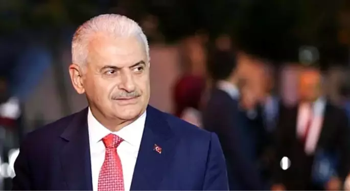 Binali Yıldırım'dan 'yeni görev' sorusuna yanıt: Bana niye soruyorsun? İlerde görev olunca sizinle bir araya gelmemiz zorlaşır