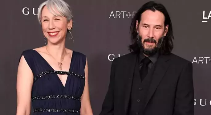 Ünlü aktör Keanu Reeves, 9 yaş küçük sevgilisi Alexandra Grant ile el ele görüntülendi