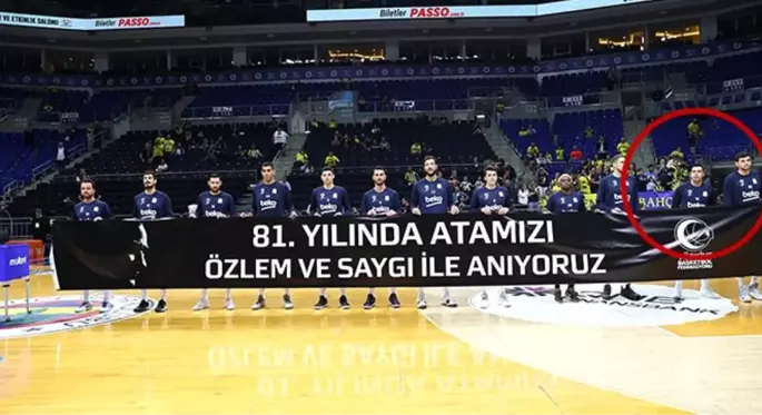 Semih Erden'den Atatürk pankartını tutmayan Sloukas'a tepki!