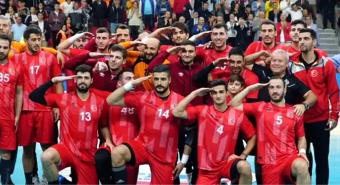 AEK, Mehmetçik'e destek veren Yunus Özmusul'un sözleşmesini feshetti!