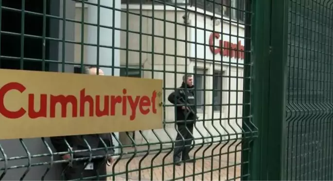 Cumhuriyet davasında karar açıklandı! Kadri Gürsel beraat etti